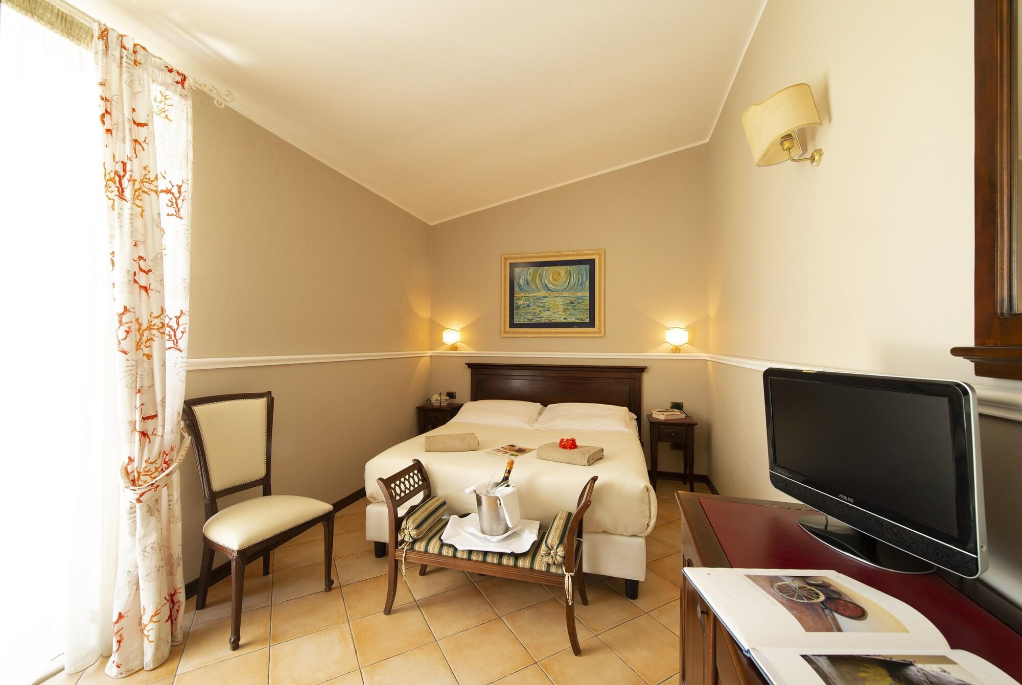 Charme Hotel Villa Principe Fitalia Фануза Екстериор снимка