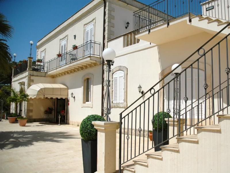 Charme Hotel Villa Principe Fitalia Фануза Екстериор снимка